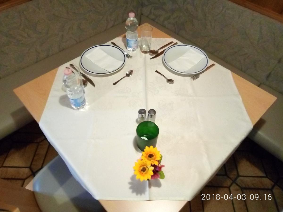 Gasthof Mondschein Hotell Merano Exteriör bild