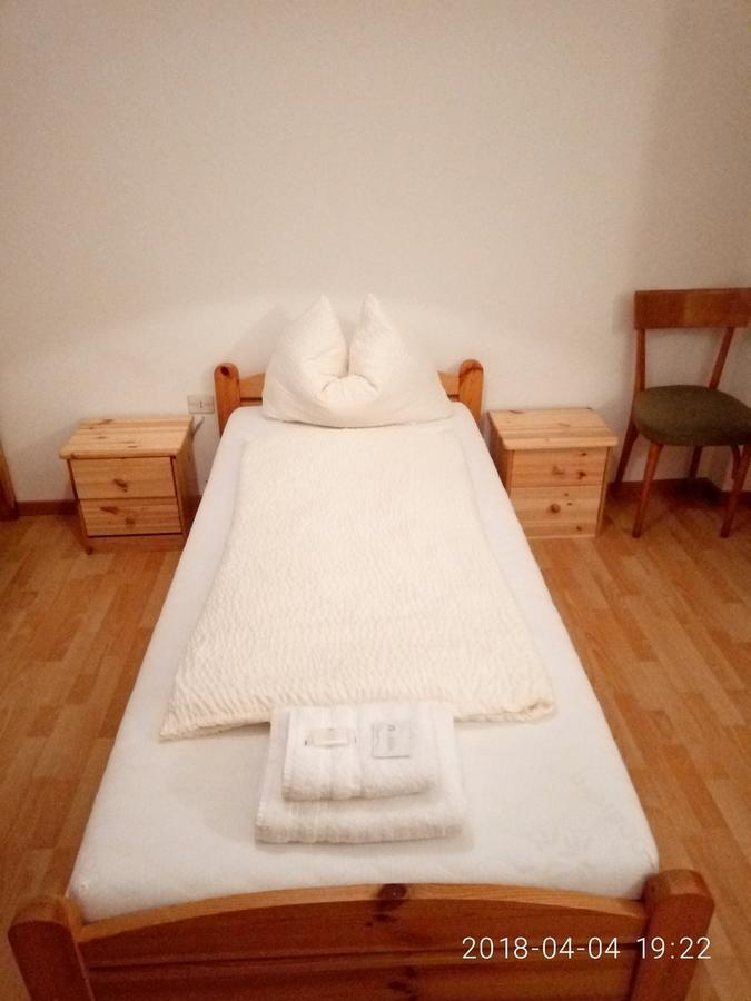 Gasthof Mondschein Hotell Merano Exteriör bild