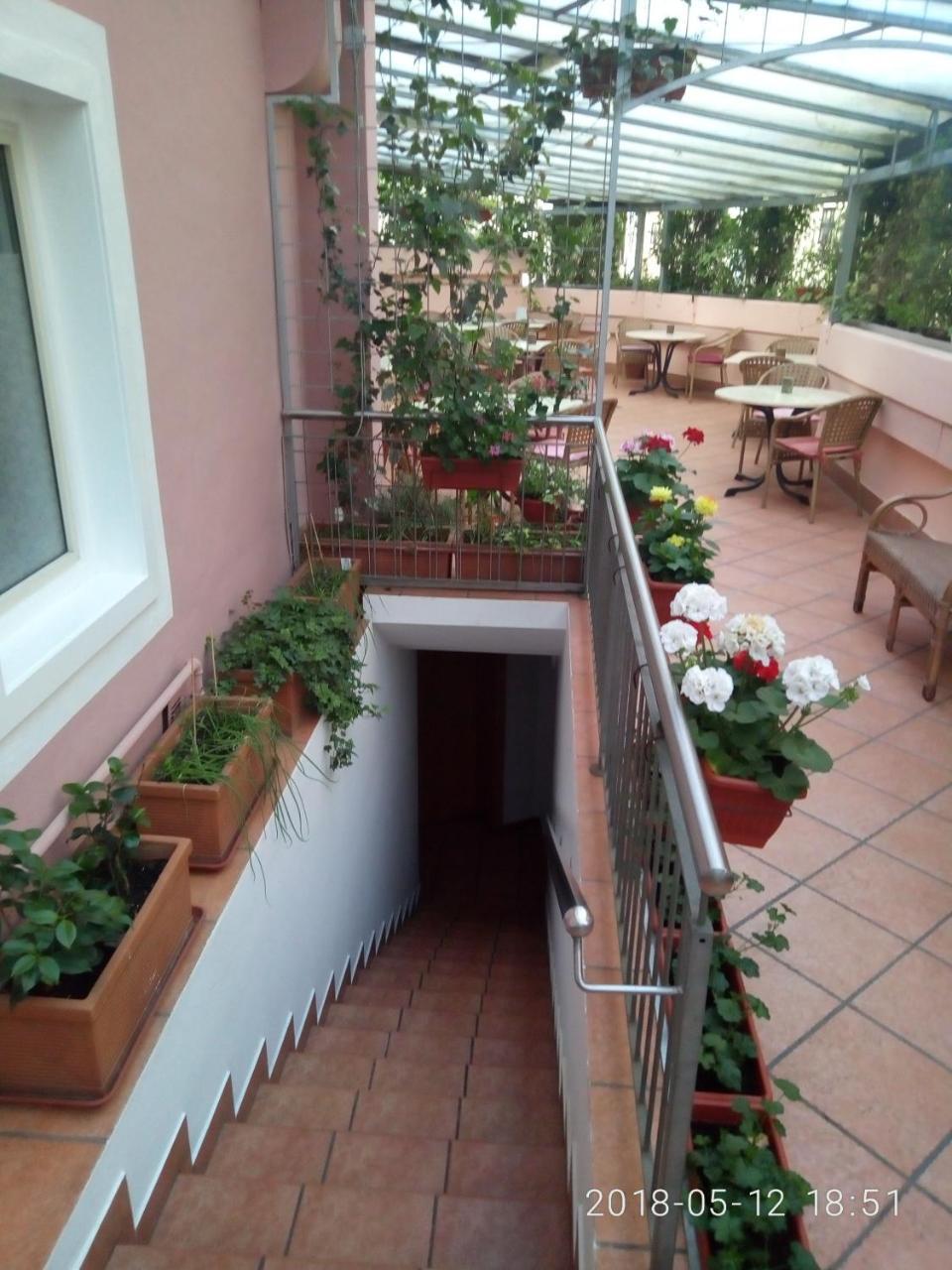 Gasthof Mondschein Hotell Merano Exteriör bild
